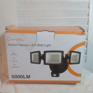 NIB☆ Motion Sensor LED Wall Light